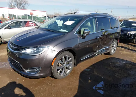 2018 Chrysler Pacifica Limited z USA, uszkodzony, nr VIN 2C4RC1GG3JR100964